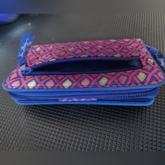 Vera Bradley Turn Lock Wallet. Katalina Pink - Picture 3 of 10
